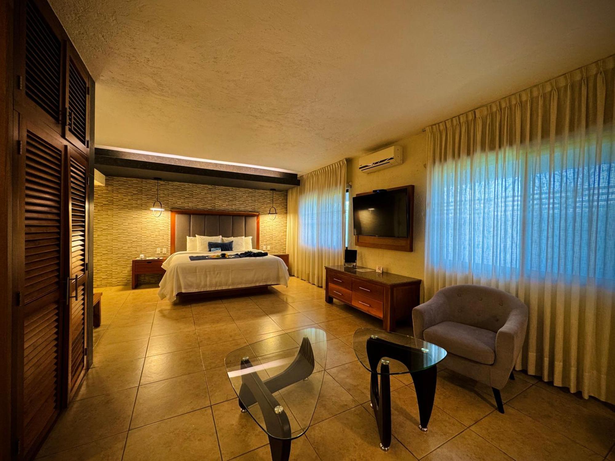 Comfort Inn Cordoba Exterior photo